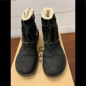Ugg Cove boot